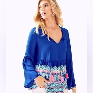 Lilly Pulitzer Kahili Top in On Display Engineered‎ Blouse Size M Blue Pink